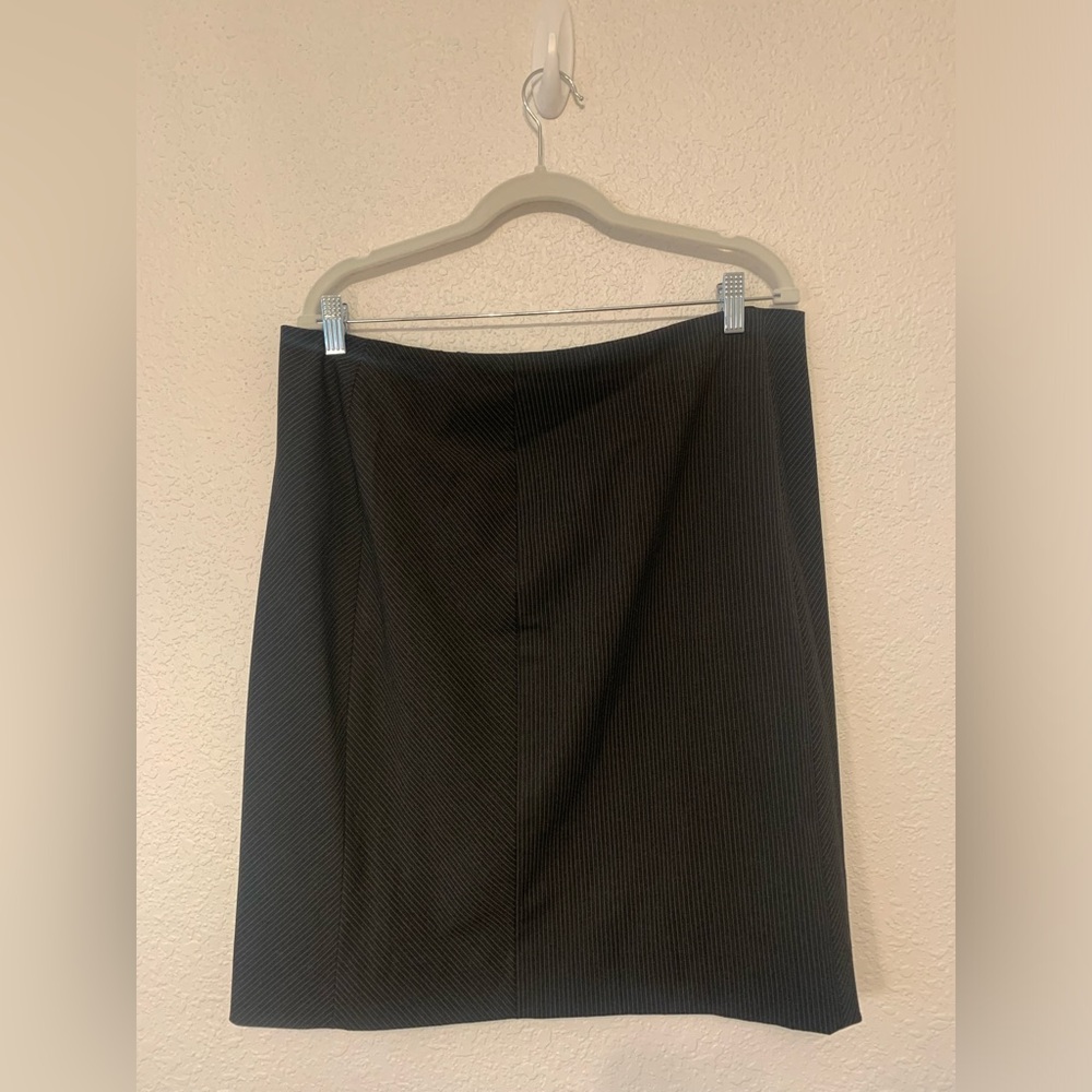 Antonio Melani Women Pinstripe Size 14 Black Suit Skirt
